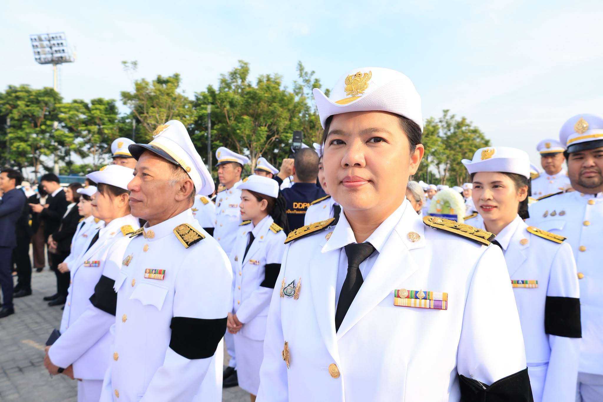 title - ส.ป.ก. ร่วมวางพวงมาลาถวายบังคมพระบรมราชานุสาวรีย์พระบาทสมเด็จพระบรมชนกาธิเบศร มหาภูมิพลอดุลยเดชมหาราช บรมนาถบพิตร เนื่องใน 
